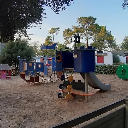 Mobil 6 Places Climatisé Village de vacances *